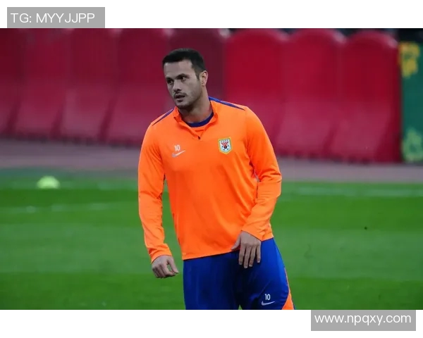 瓦科帽子戏法助力山东泰山勇夺胜利展现球队强大实力与团结精神