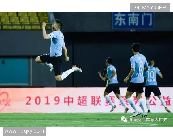 中超赛场林良铭精彩远射助力球队逆转胜利引发球迷热议 中超赛场林良铭精彩远射助力球队逆转胜利引发球迷热议